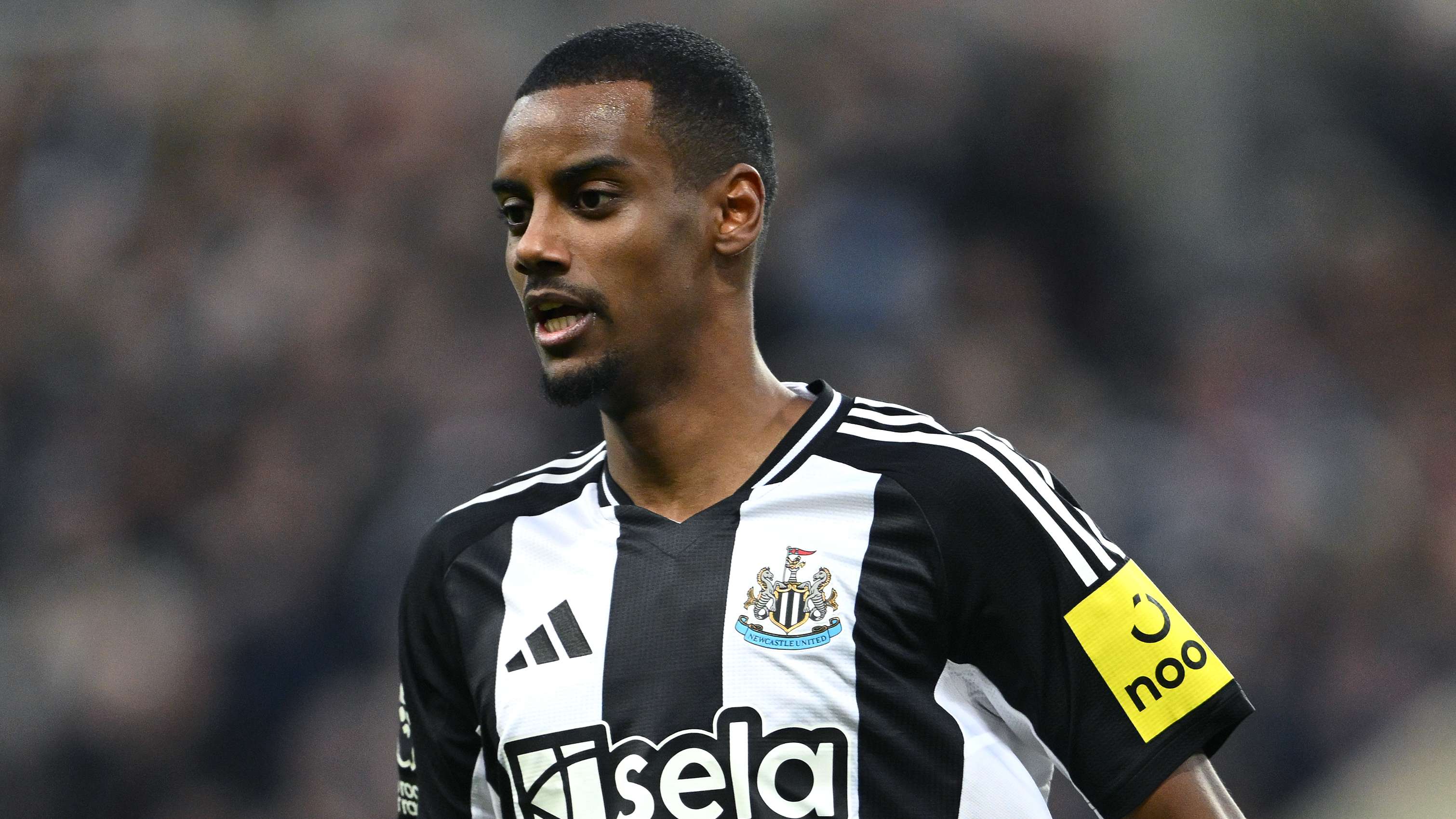 足球报：国少末战韩国需卸下压力，轻装上阵凝聚共识