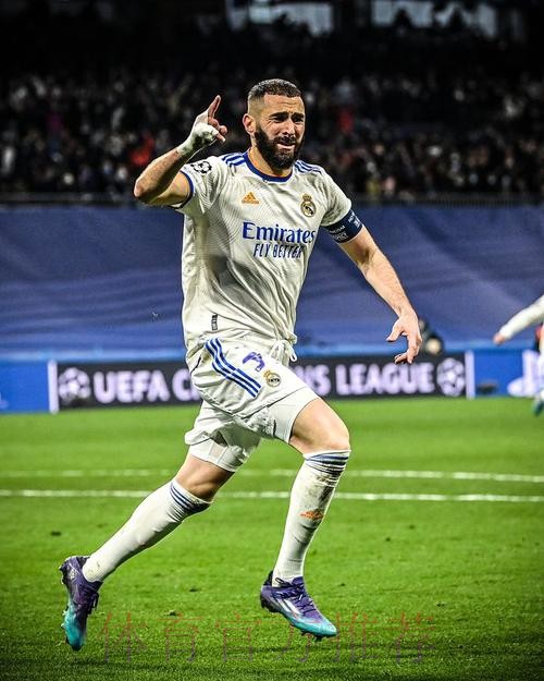 34岁本泽马加时绝杀切尔西!狂跑13公里 动情一幕 34岁本泽马加时绝杀切尔西!狂跑13公里 动情一幕